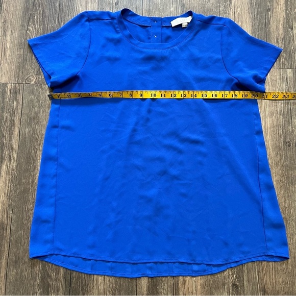 LOFT Short Sleeves Crew Neck Pleated Back Royal Blue Relaxed Fit Top Blouse MP - Picture 11 of 11